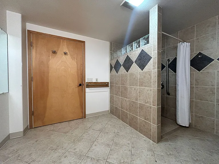 118 Kent Ln — Photo 6