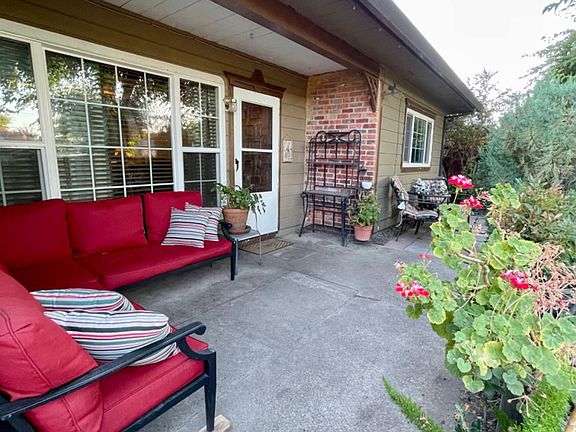 2nd image of 1904 W Polk Way
