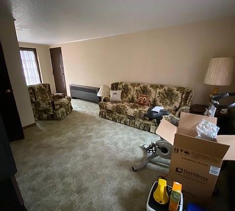 2nd image of 26 Bristol Ln