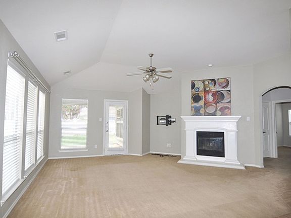 5th image of 9161 Askew St