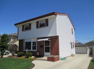 3032 S 84th St, West Allis, WI 53227