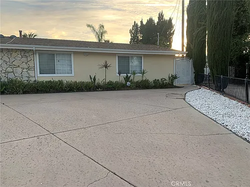 5706 Wallis Ln Photo 1