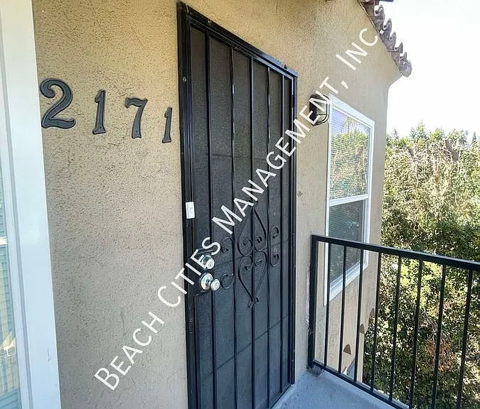 2167 Pine Ave #2171 — Photo 5