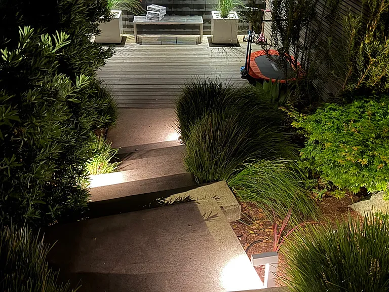 250 Redwood Rd — Photo 25