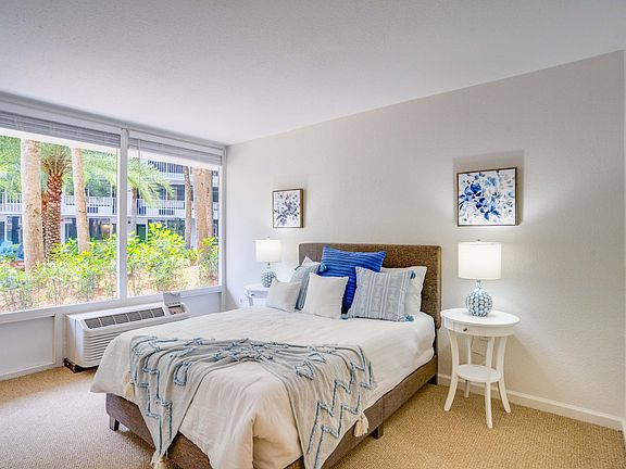 5th image of 3040 W Bay Cir #1-225P