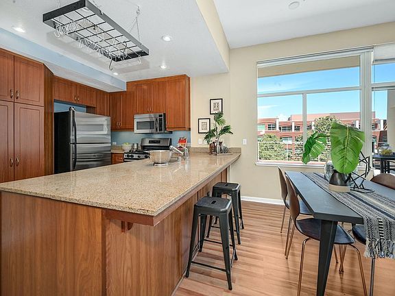 5th image of 5855 Horton St APT 601