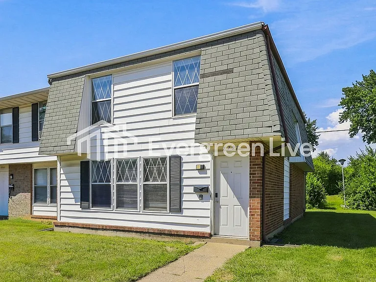7797 Mount Hood Dr — Photo 2