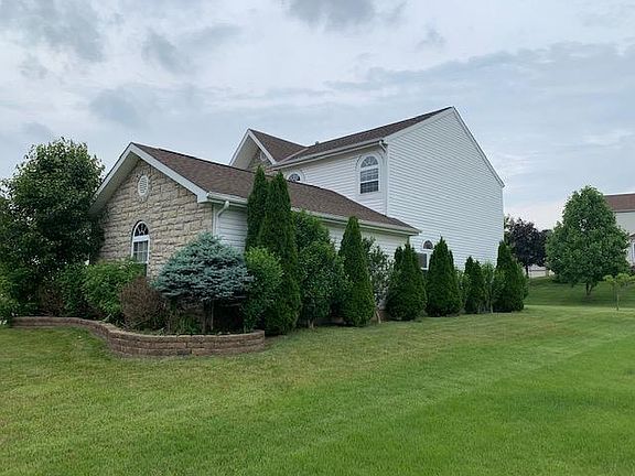 3rd image of 254 Mackenzie Dr