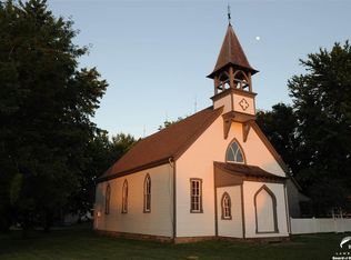 697 E 1725th Rd, Baldwin City, KS 66006