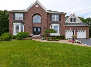 24 Ellis Ct, Morganville, NJ 07751