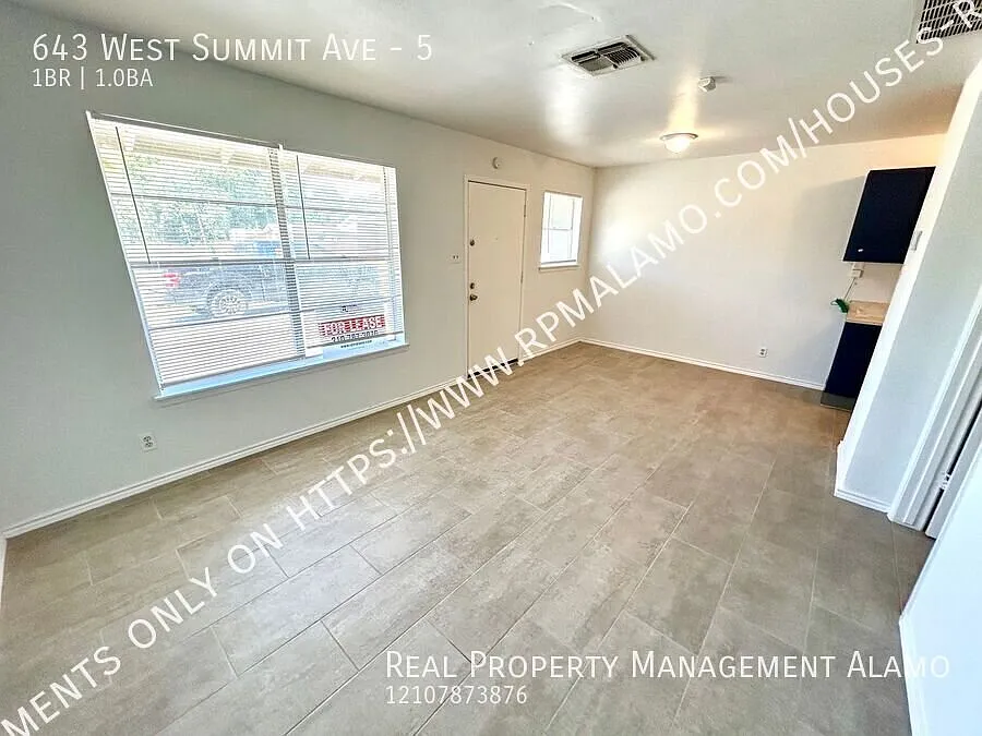 *Coming Soon* All Bills Paid! 1-Bedroom Near Downtown | $750 | Central A/C + Granite Counters! — Photo 3