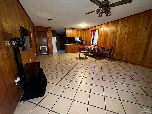2nd image of 926 Bremen Ave #A