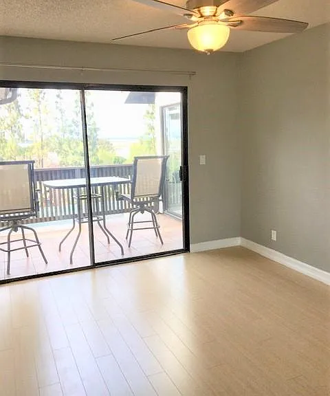 E Willow St — Photo 20