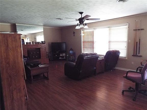 4th image of 1201 Columbia Cir