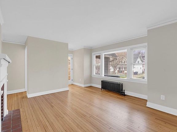 2nd image of 967 Oakland Ave #967