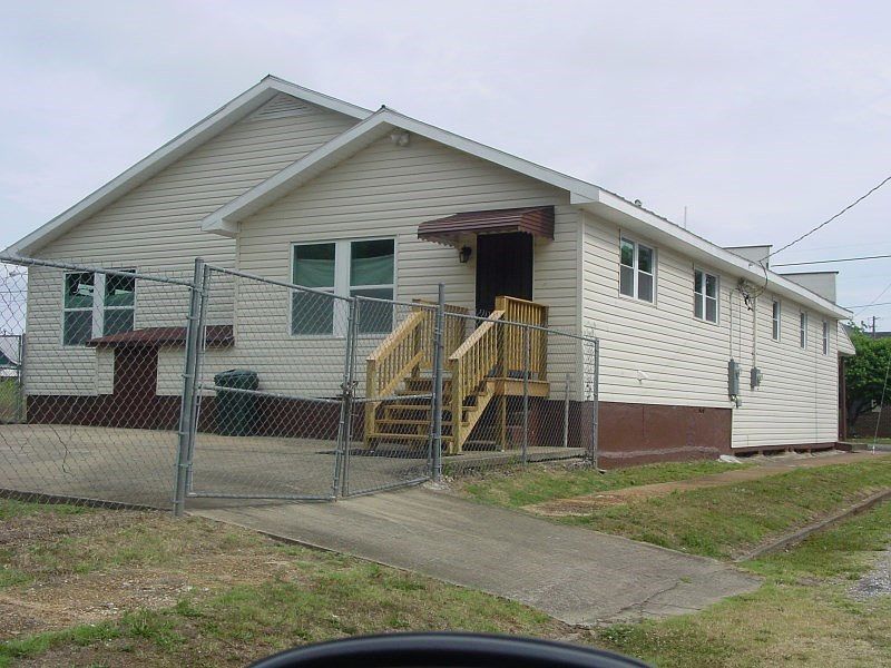 2nd image of 6001 Patton Ave