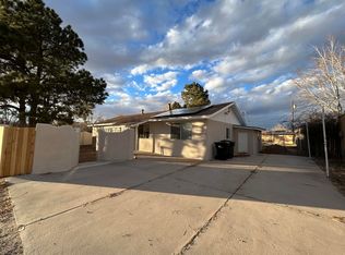 143 Pueblo Luna Dr NW, Albuquerque, NM 87107