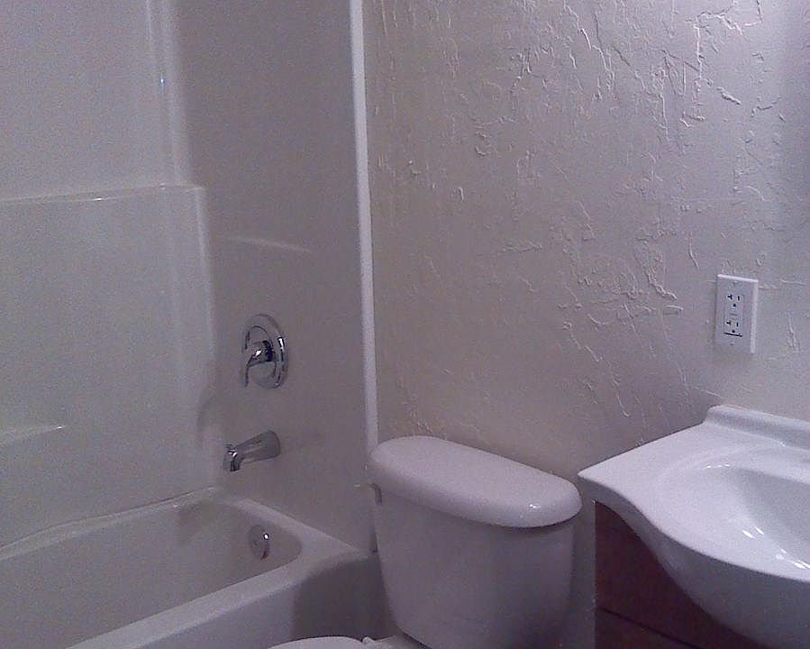 2nd image of 316 1/2 Central Ave APT 202