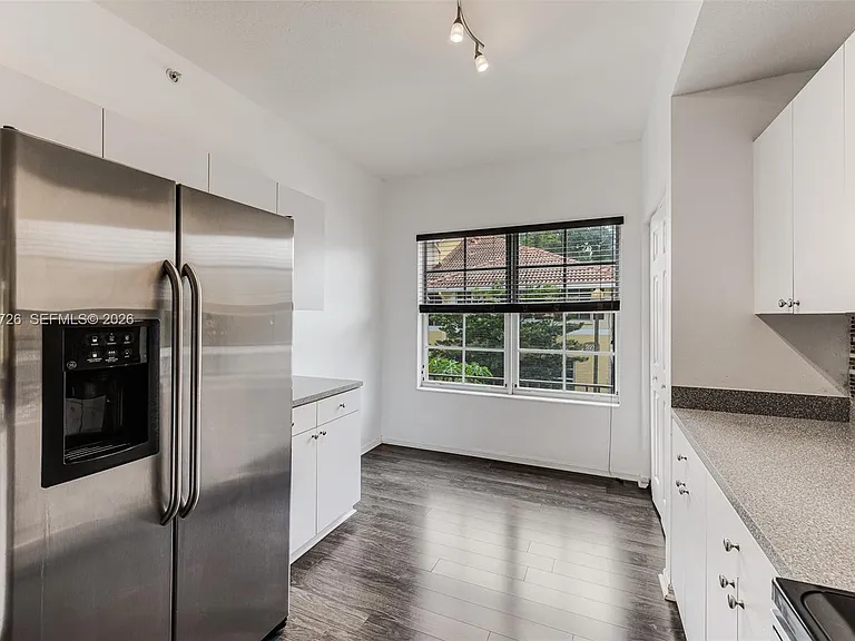 8900 NE 8th Ave #1107 — Photo 10