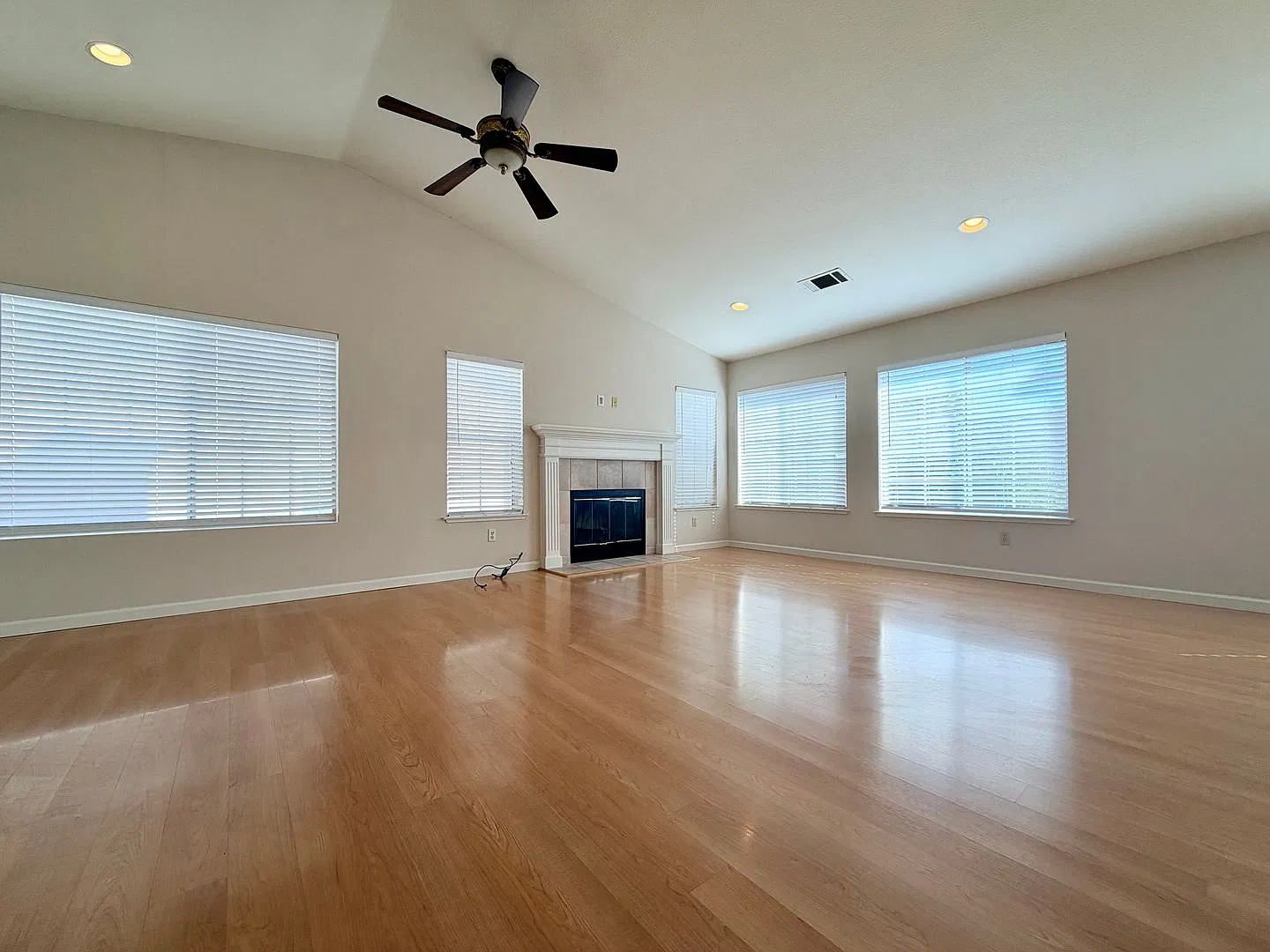 Spacious 4BR Martinez Home with Vaulted Great Room, Deck, and Community Pool & Tennis | 504 Westa... — Photo 3
