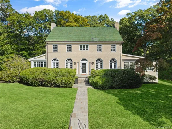 451 Beechmont Drive, New Rochelle, NY 10804
