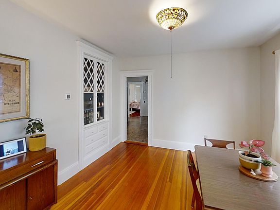 4th image of 33 Cabot St #1
