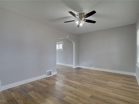 5th image of 3414 W 88th St
