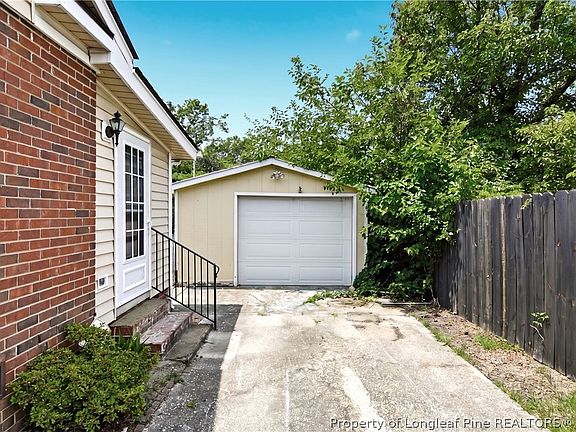 5th image of 544 Farmview Dr