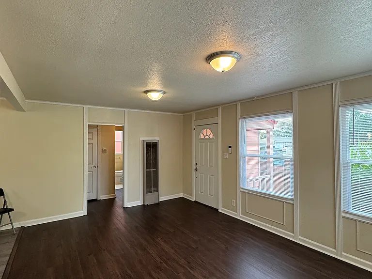 2230 Redwood St — Photo 5