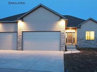 2900 Valley Stream Dr, Lincoln, NE 68516