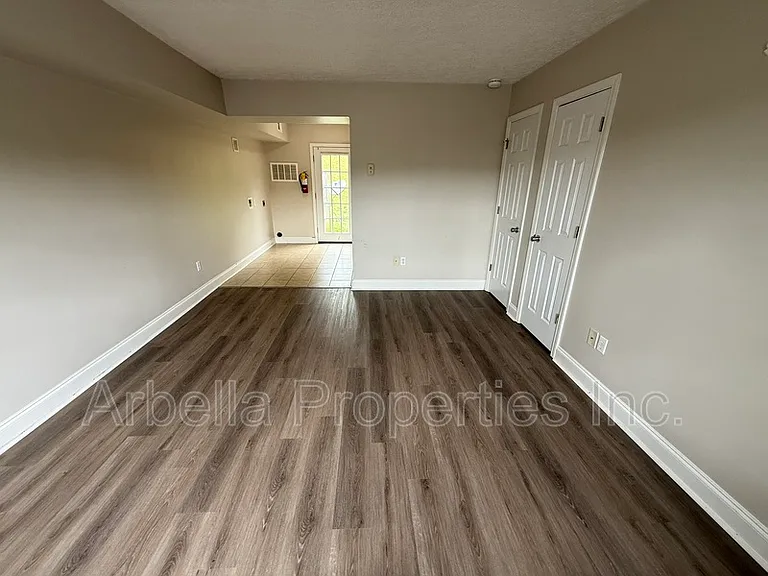 133 Walker St — Photo 3