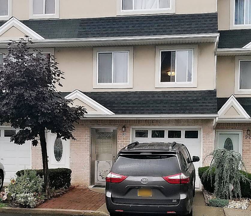 1st image of 90 Sea Gate Ct