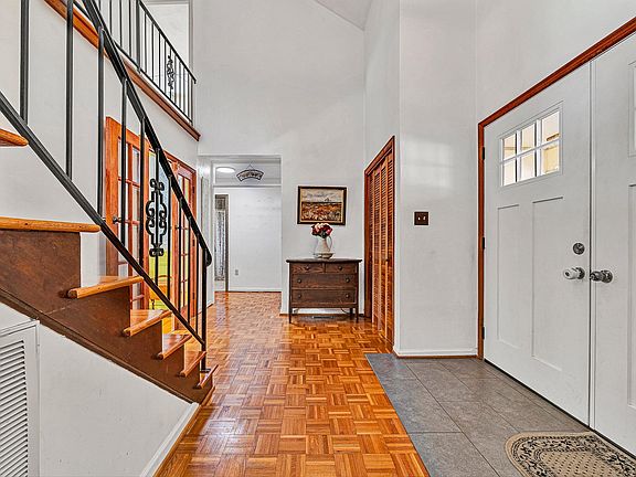 3rd image of 3305 Naff Rd