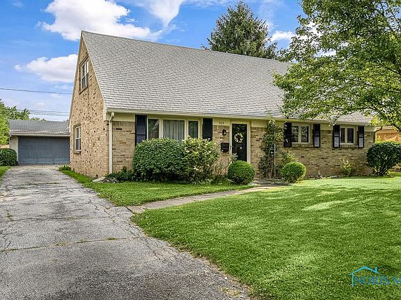 3rd image of 909 Joliet Dr