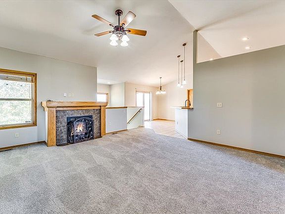 4th image of 1024 E Moss Wood Ct