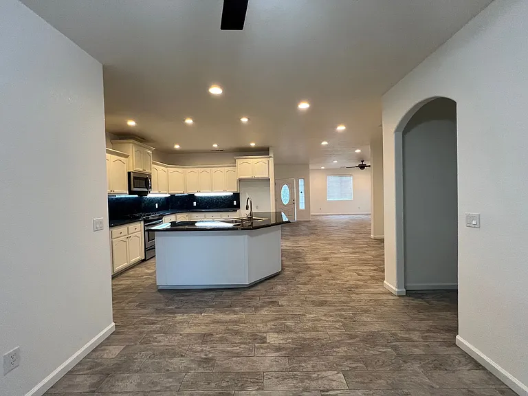 2724 Tecopa Ave — Photo 14
