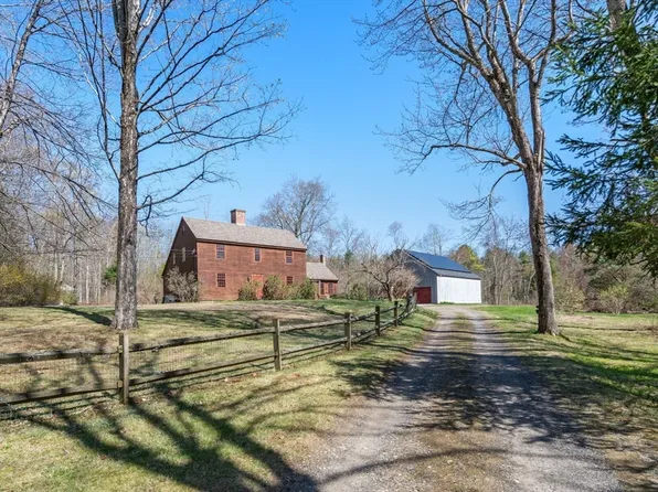 36 E Hill Rd, Brimfield, MA 01010