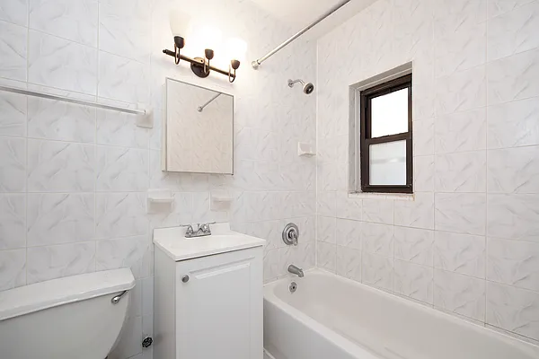 Rented by R New York | media 24