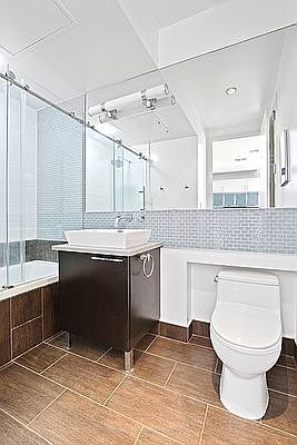 5th image of 655 Washington Ave APT 3B