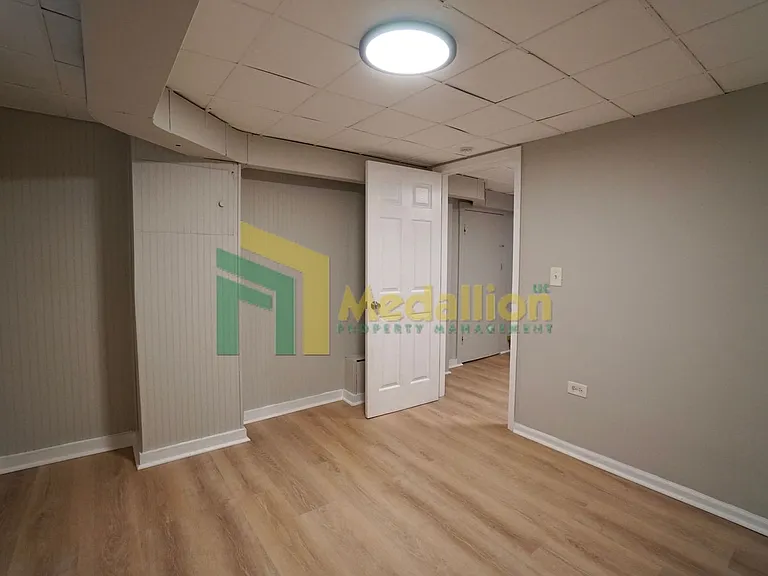 2048 W 82nd Pl — Photo 17