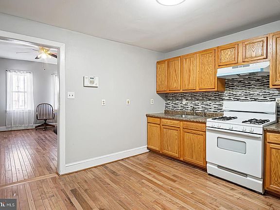 5th image of 1614 Lancaster Ave