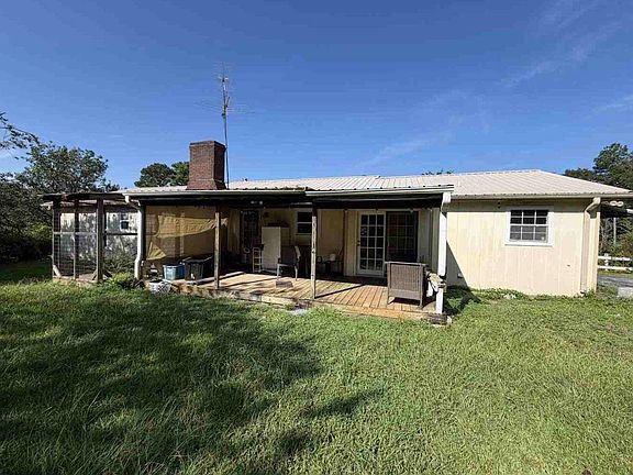 2nd image of 544 Pine Grove Rd