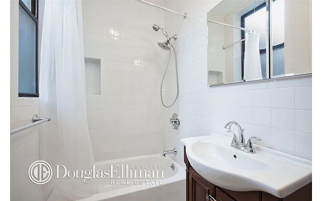 Sold by Douglas Elliman | media 17