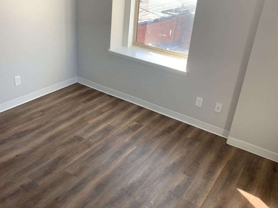 2nd image of 324 Main St #211