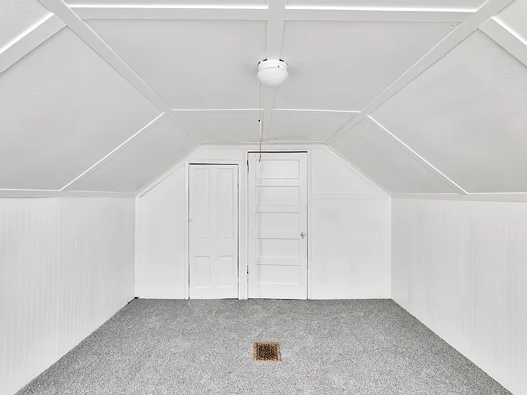 4673 Dewey Ave — Photo 12