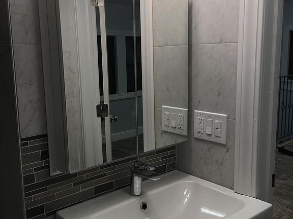 2nd image of 447 St Pauls Ave APT 3