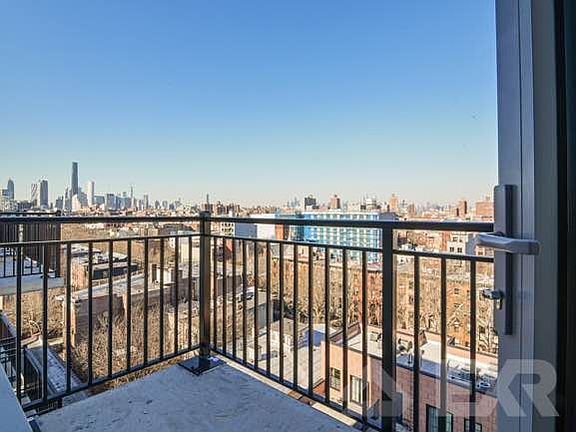 5th image of 957 Atlantic Ave #513