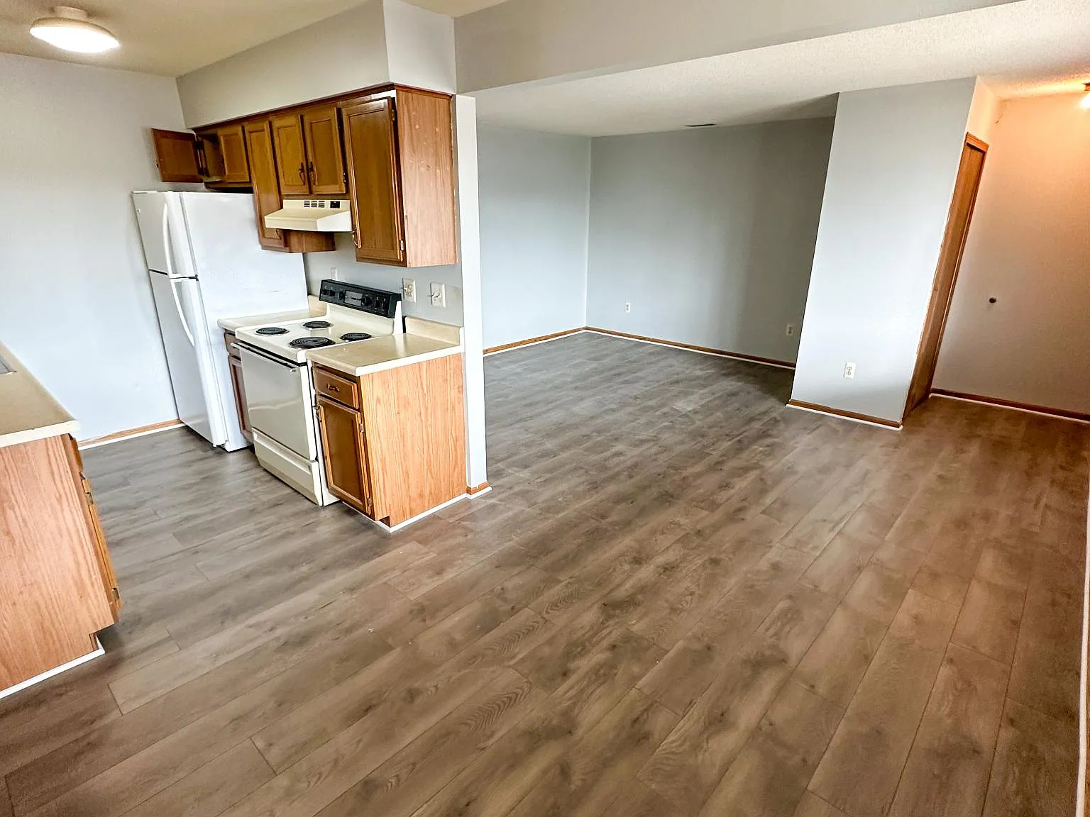 2 bed, 900 sqft, $995 — Photo 4