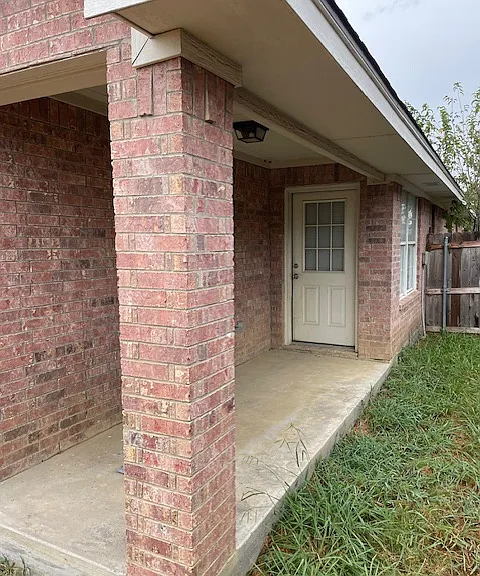 240 Lakeview Way — Photo 1