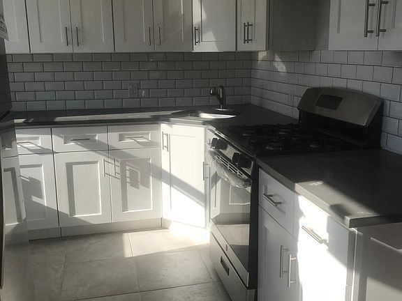 2nd image of 156 S 14th Ave #2